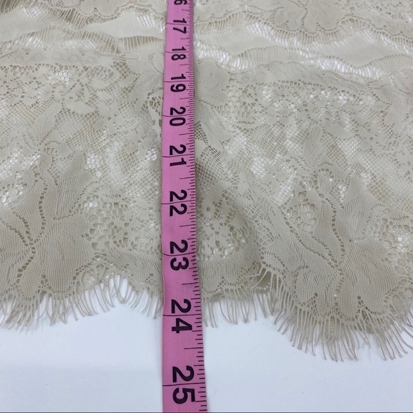 Fossil ivory lace fringe hem blouse size XS - Picture 6 of 8